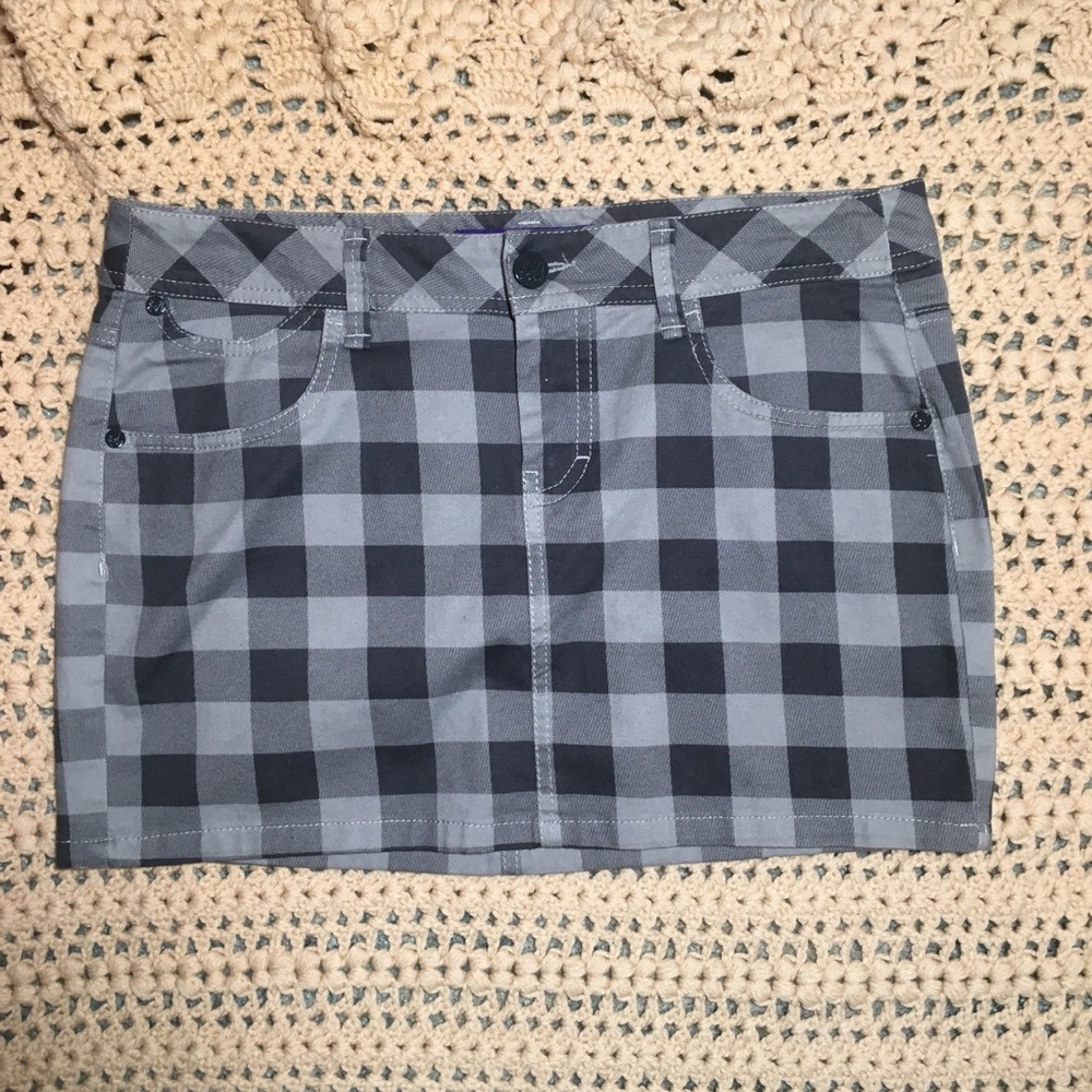Miley Cyrus Max Azria plaid mini skirt grey 11